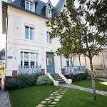 Berry Centre - Chic & Stylee - Magnifique Jardin
